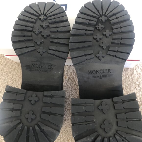 Moncler Gigi Lug Sole Chelsea Womens Boot - Picture 8 of 16